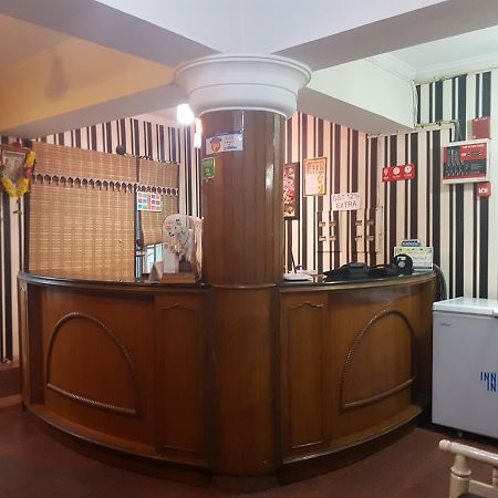 Hotel Haryana Chandīgarh Buitenkant foto