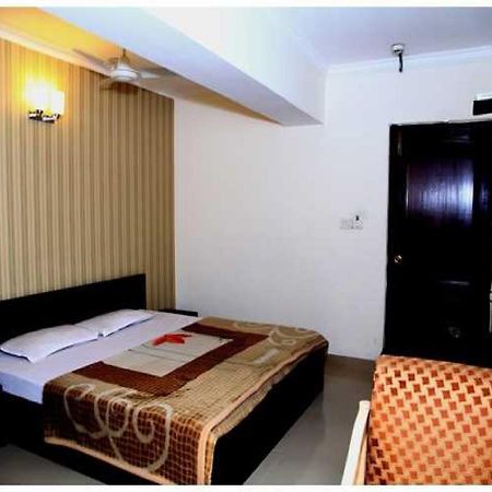 Hotel Haryana Chandīgarh Buitenkant foto