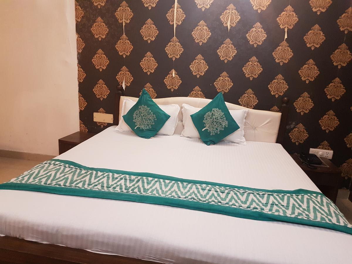 Hotel Haryana Chandīgarh Buitenkant foto