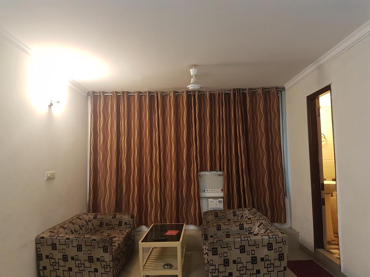 Hotel Haryana Chandīgarh Buitenkant foto